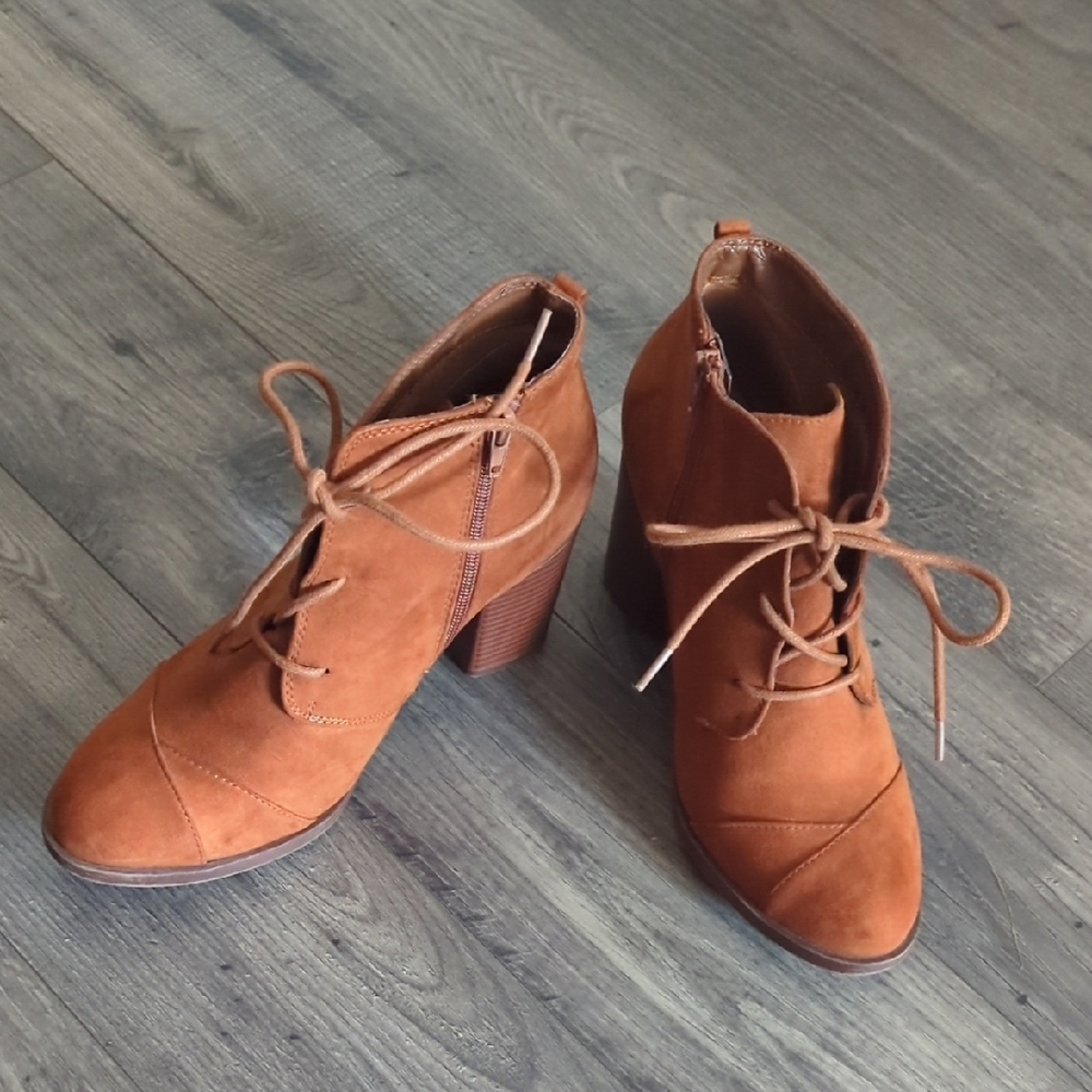 Toetos Stylish Brown Lace-Up Boots for Women